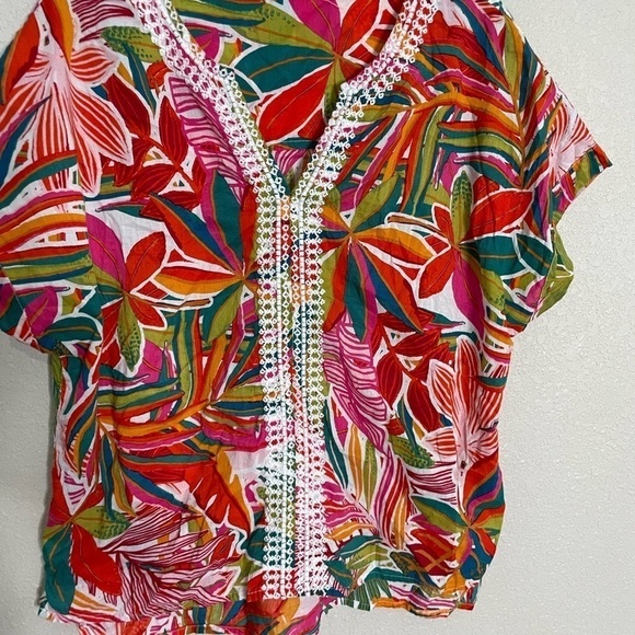 C&C California Colorful Palm Leaf Printed Eyelet Trim Blouse Medium - Picture 5 of 6